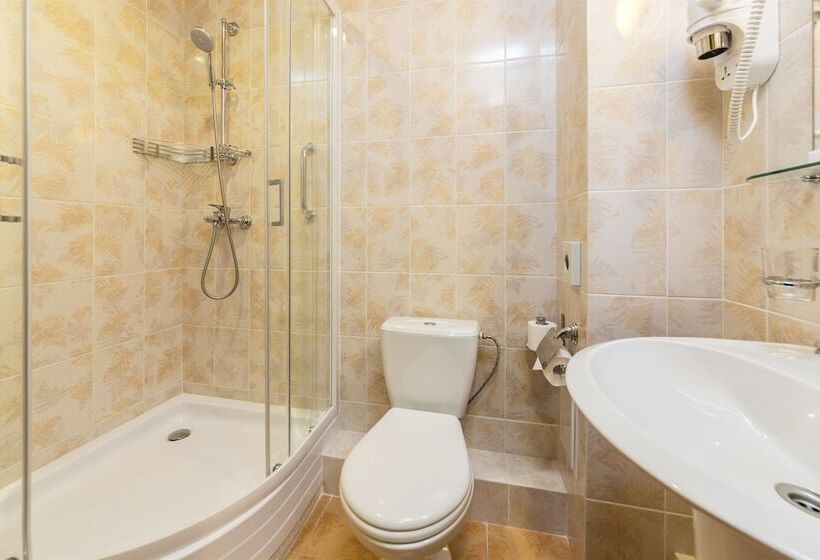 اتاق راحتی, Russia Congress