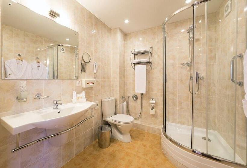 سوییت جونیور, Russia Congress