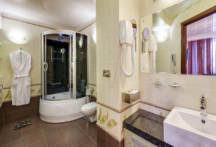 سوییت, Russia Congress