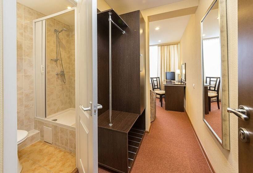 اتاق اکونومی یک تخته, Russia Congress