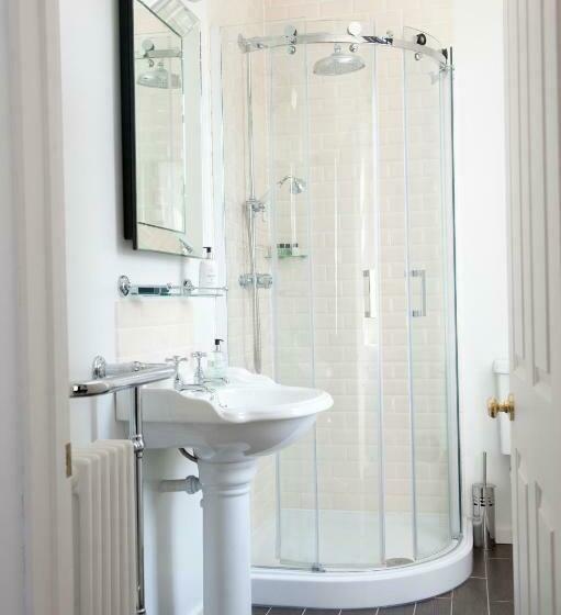 Классический Номер, The Bridge House