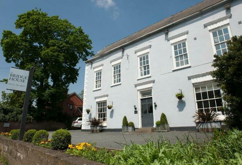 Номер Superior, The Bridge House