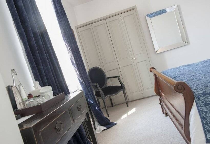 Классический Номер, The Bridge House