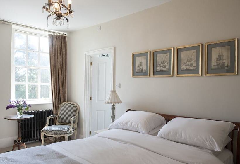 Номер Superior, The Bridge House