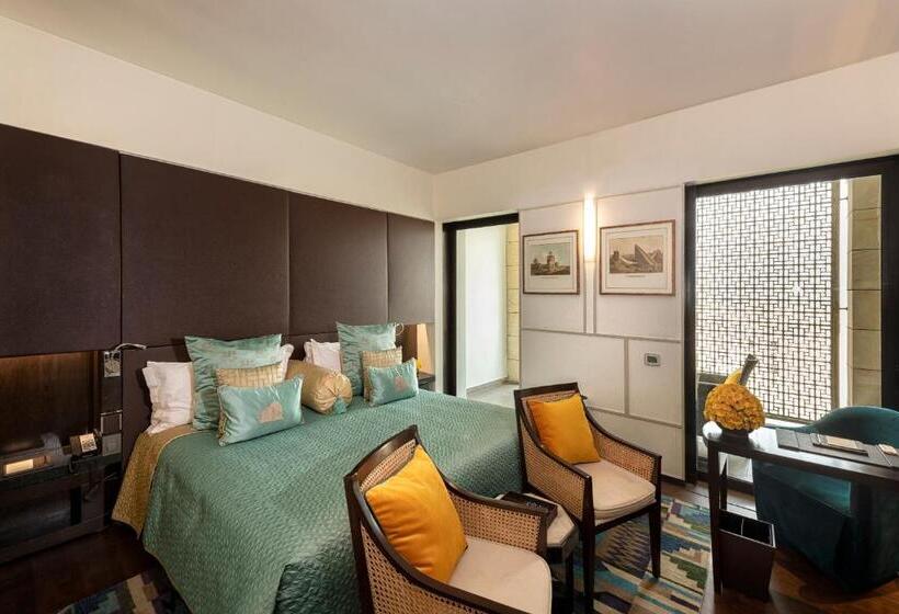 Люкс Deluxe Кровать Кинг, The Lodhi – A Member Of The Leading Hotels Of The World