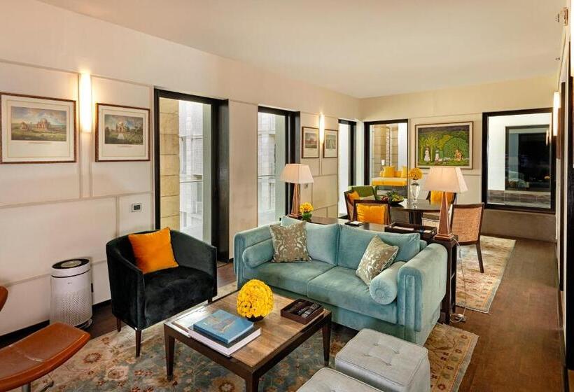 디럭스 스위트 킹 침대, The Lodhi – A Member Of The Leading Hotels Of The World