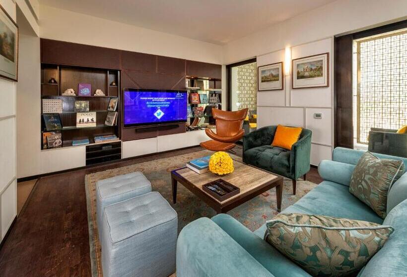 Люкс Deluxe Кровать Кинг, The Lodhi – A Member Of The Leading Hotels Of The World