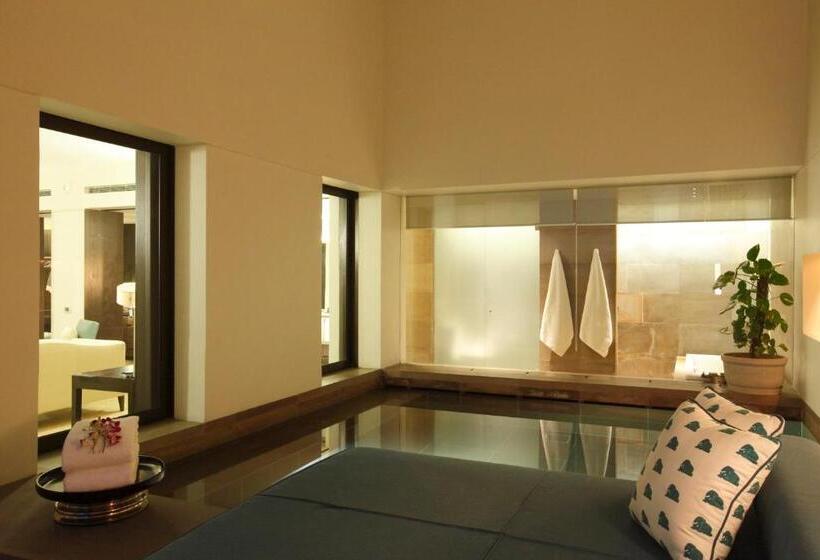 Номер Стандарт, The Lodhi – A Member Of The Leading Hotels Of The World