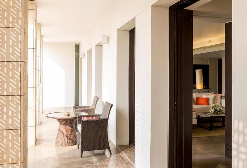 Номер Стандарт с Террасой, The Lodhi – A Member Of The Leading Hotels Of The World