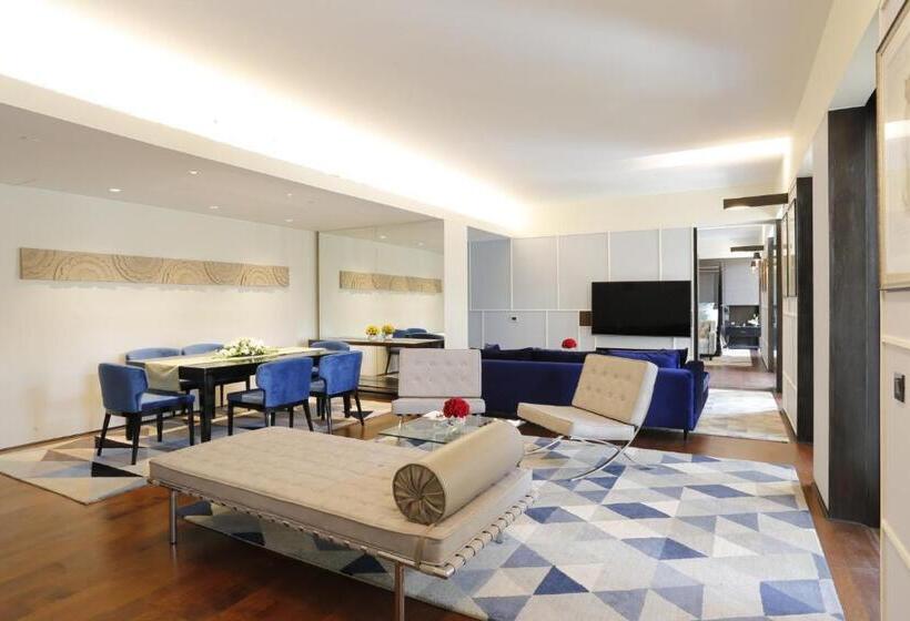 Люкс с Террасой, The Lodhi – A Member Of The Leading Hotels Of The World