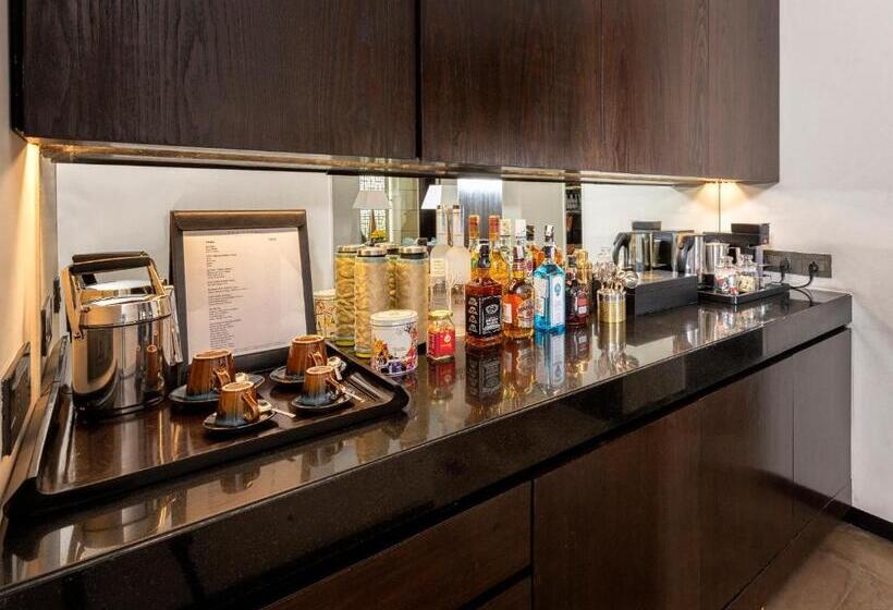 Люкс Deluxe Кровать Кинг, The Lodhi – A Member Of The Leading Hotels Of The World