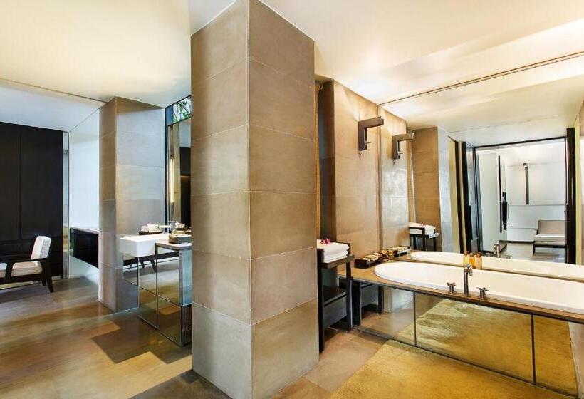 Люкс с Бассейном, The Lodhi – A Member Of The Leading Hotels Of The World