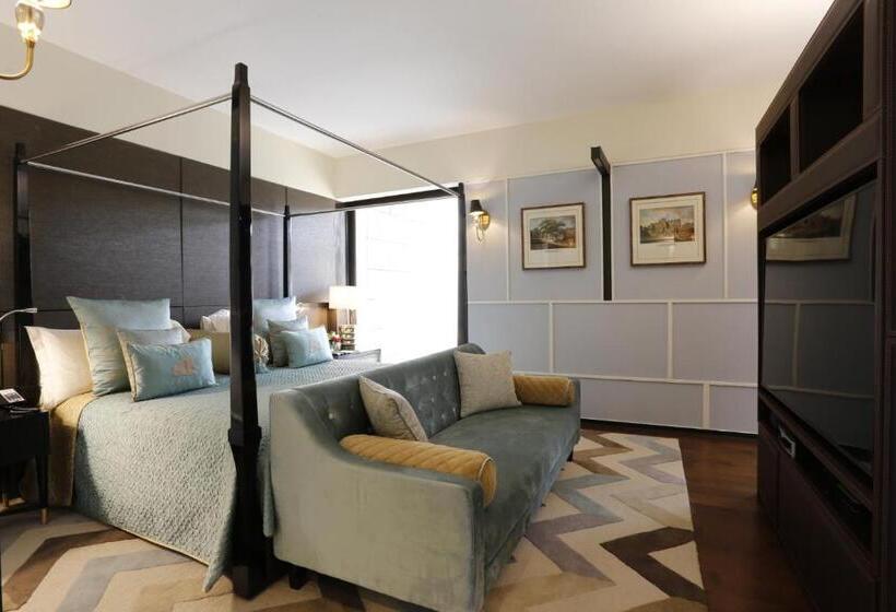 Люкс с Террасой, The Lodhi – A Member Of The Leading Hotels Of The World