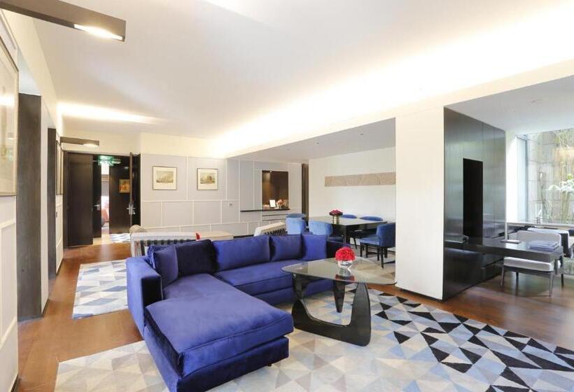 Люкс с Террасой, The Lodhi – A Member Of The Leading Hotels Of The World