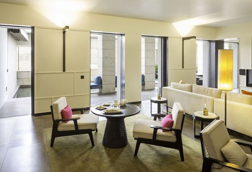 Люкс с Бассейном, The Lodhi – A Member Of The Leading Hotels Of The World