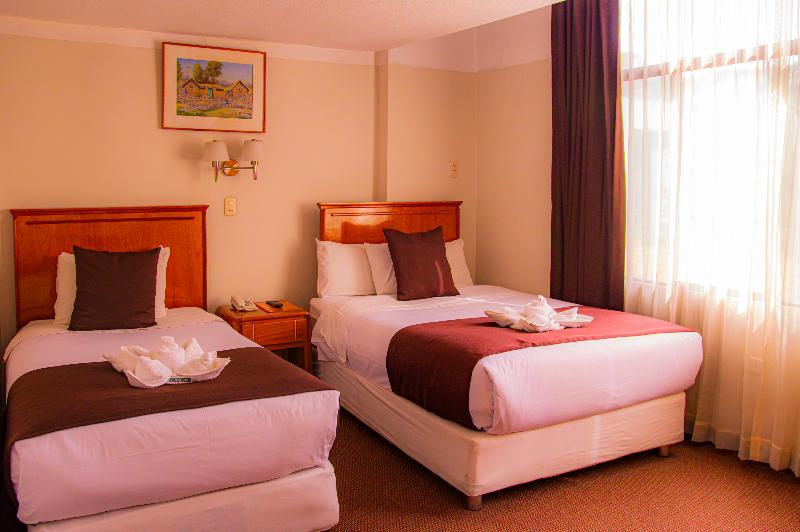 豪华房间, Topazz & Lamée