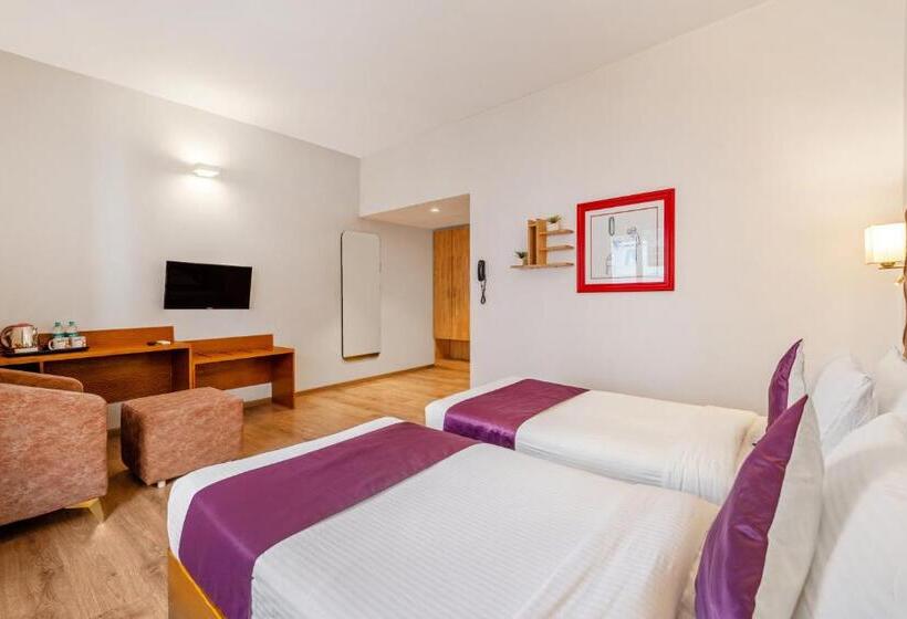 Quarto Superior, Monday Hotels Hitec City