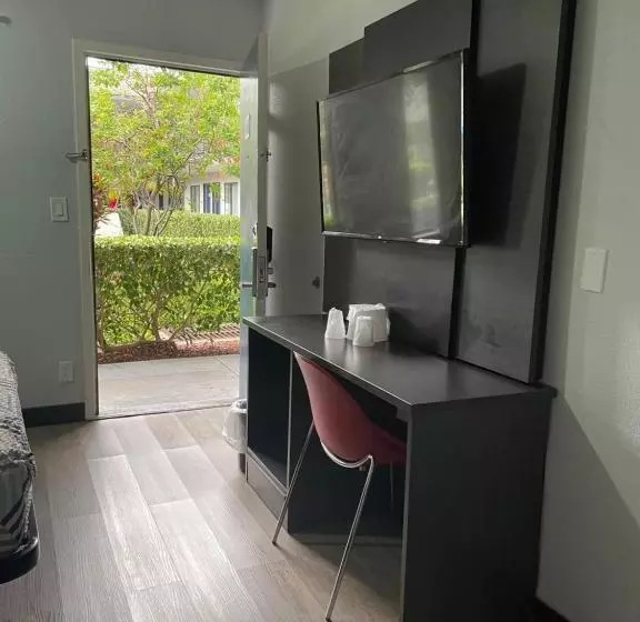スタンダード４人部屋, Motel 6 Lantana West Palm Beach, Fl