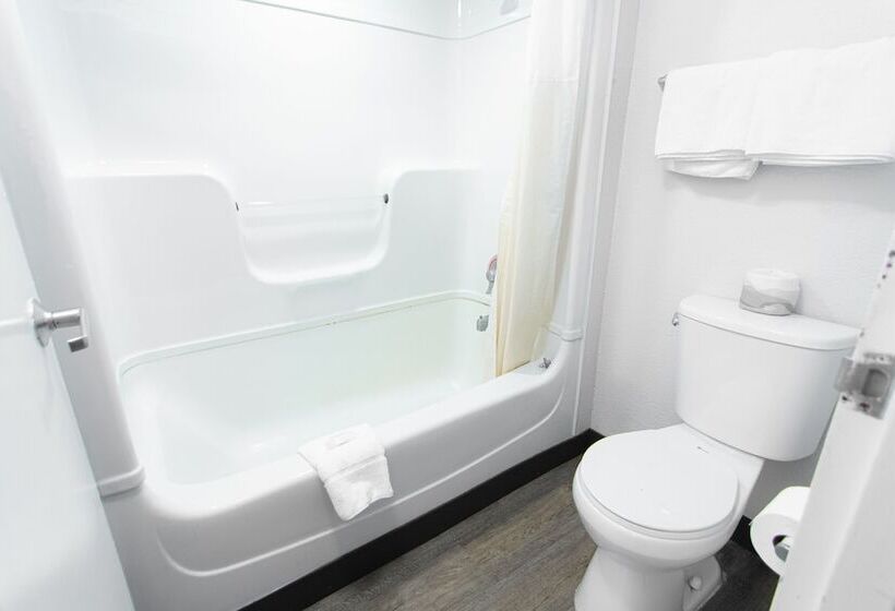 适合残疾人使用的标准间, Motel 6 Lantana West Palm Beach, Fl