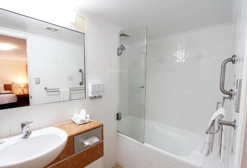 استودیو خانوادگی, Windmill Motel & Events Centre