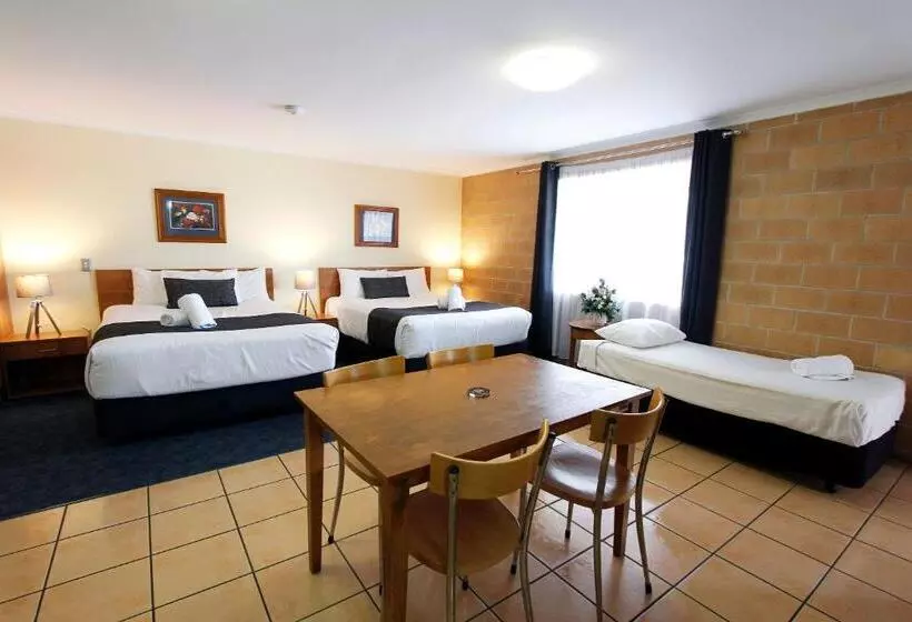 استودیو خانوادگی, Windmill Motel & Events Centre