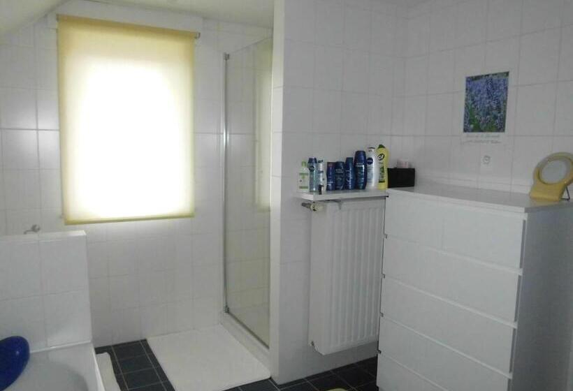 חדר סטנדרט, Chez Paul