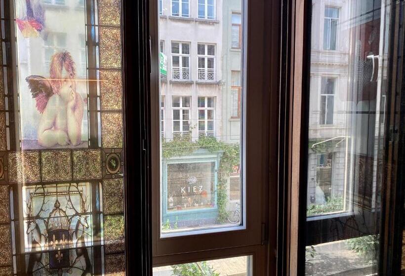 جناح سرير كينج, House Le Prince D Anvers