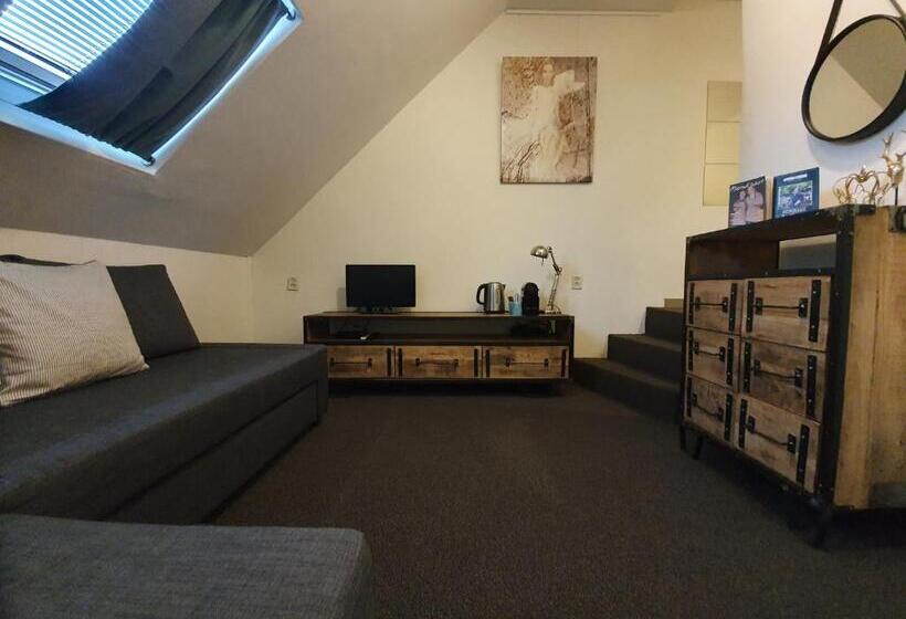 四人标准间, Slapen Bij Brownies & Downies