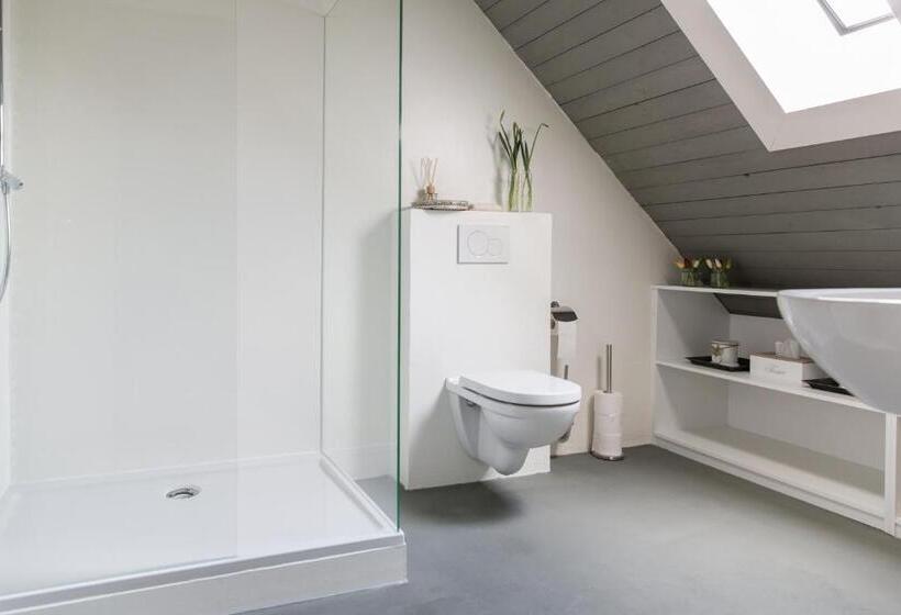 经济房, Slapen Bij Brownies & Downies