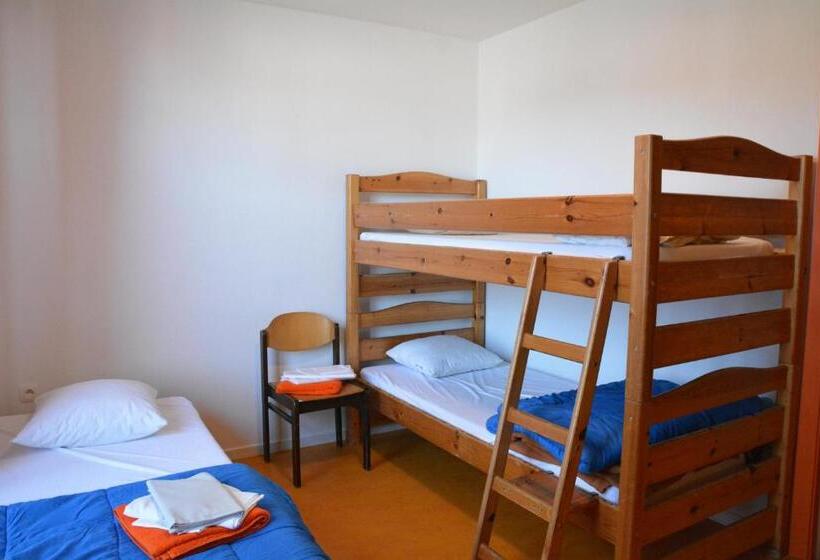 غرفة قياسية ثلاثية, Le Fagotin   Youth Hostel