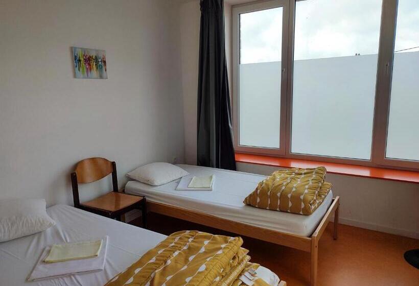 Номер Стандарт, Le Fagotin   Youth Hostel