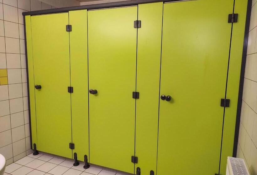 غرفة قياسية رباعية حمام مشترك, Le Fagotin   Youth Hostel