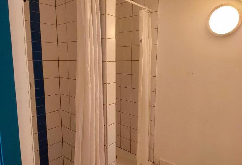 Семейный Номер, Le Fagotin   Youth Hostel