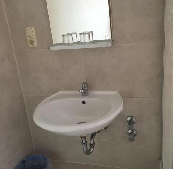 Номер Стандарт Индивидуальный, Yans