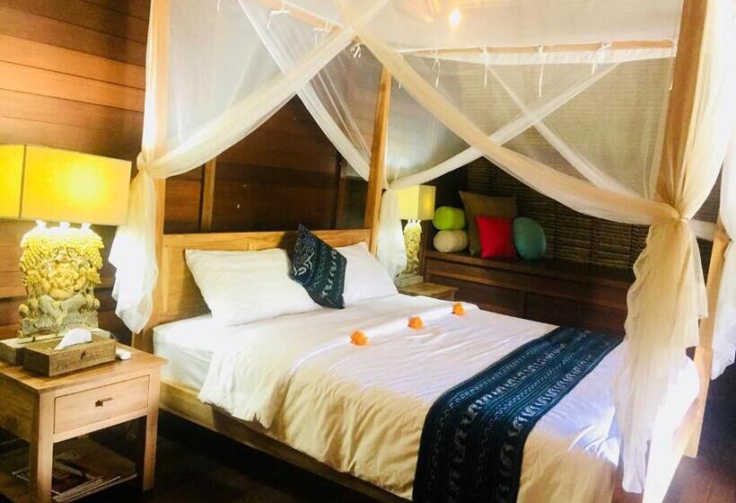 בקתה סופריור, Alam Taman Villa