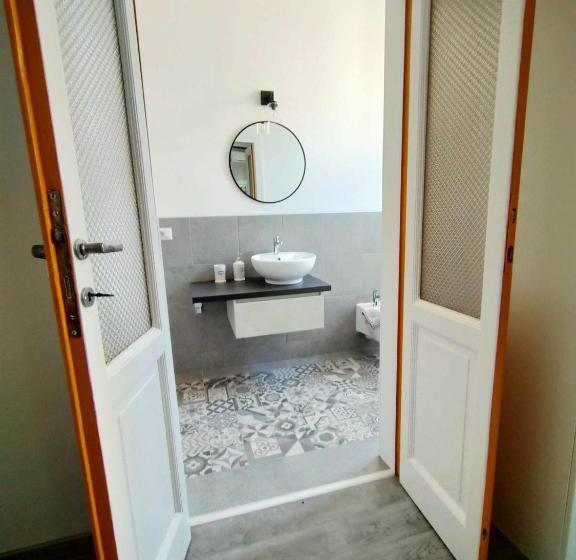 Quarto Estandar, Corte Del Fuin