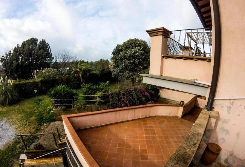 דירה בת חדר שינה 1 עם מרפסת, Villa Enli