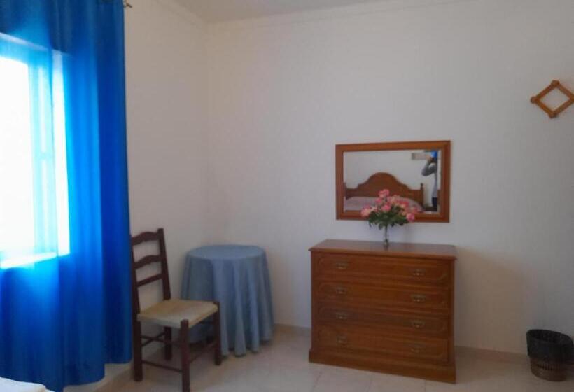 带共用浴室的标准房间, Pacheco S Guesthouse