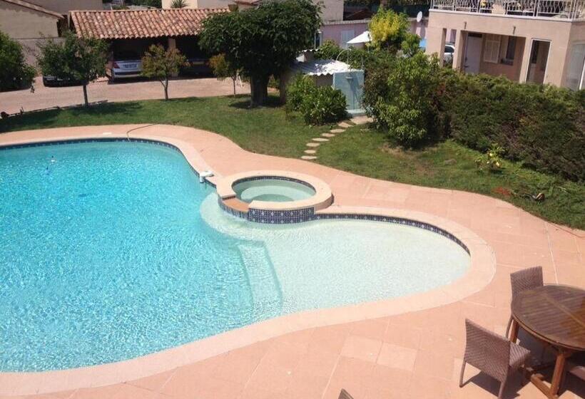 آپارتمان 1 خوابه با تراس, Villa Cezanne