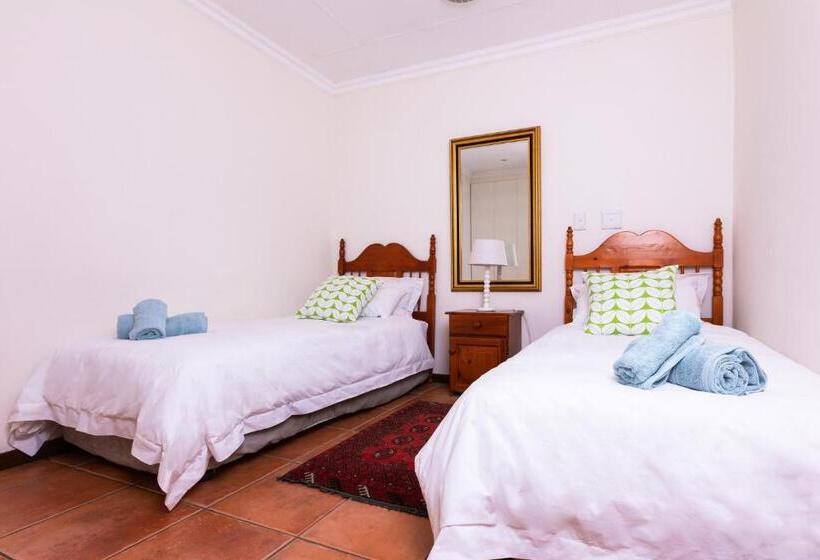 家庭套房, Olive Tree Farm