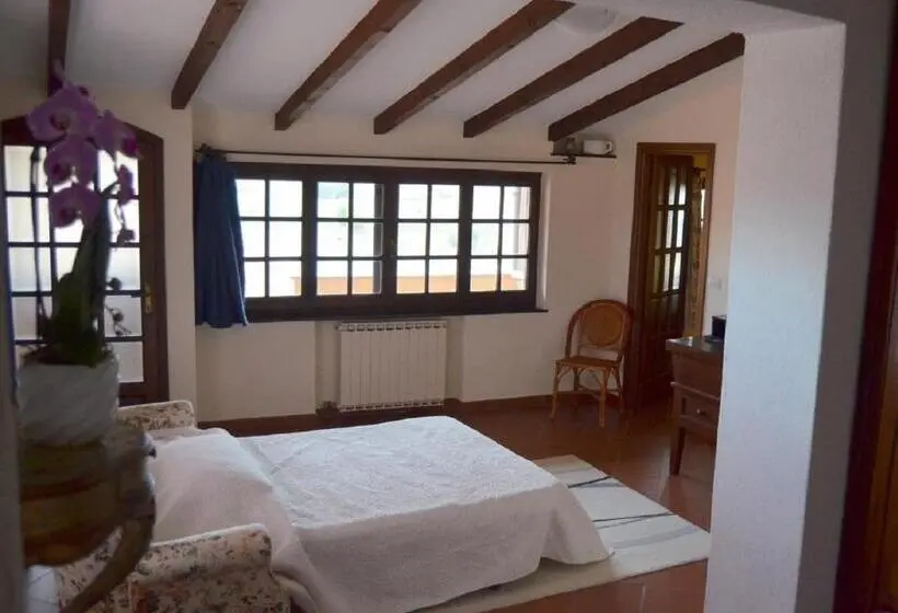 1 Bedroom Penthouse Apartment, Agriturismo Del Pigato   Bio Vio
