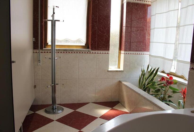 اتاق استاندارد با سرویس بهداشتی مشترک, Gardenia Residence