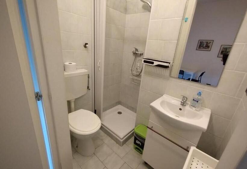 غرفة قياسية مزوَّدة بشُرفة, Easyroom Schio