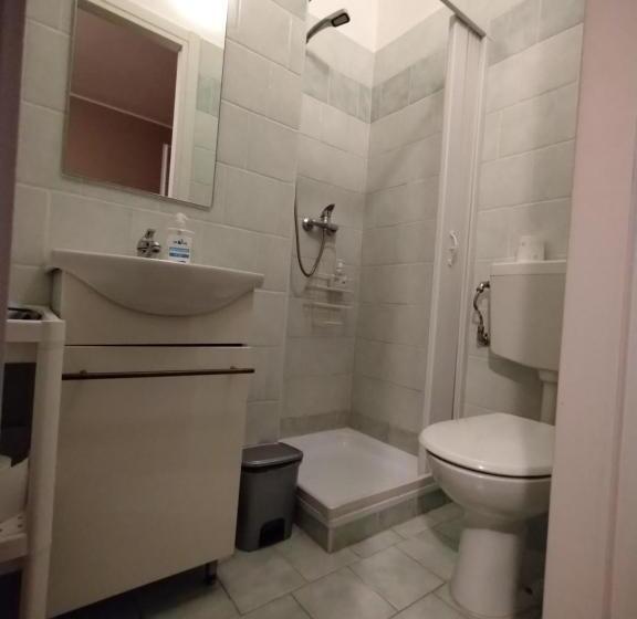 غرفة قياسية, Easyroom Schio