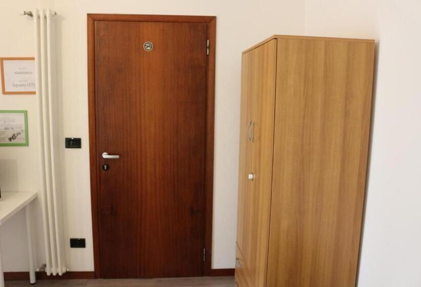 Номер Стандарт с Балконом, Easyroom Schio