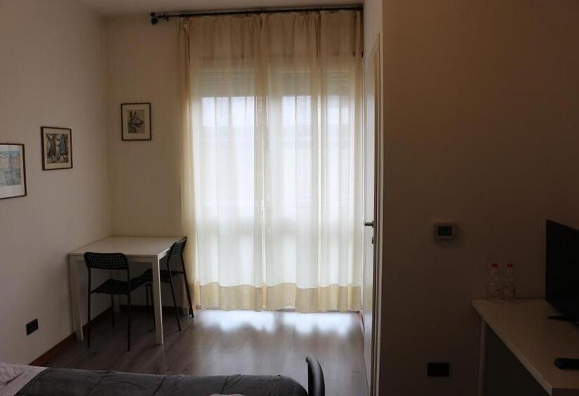 غرفة قياسية مزوَّدة بشُرفة, Easyroom Schio