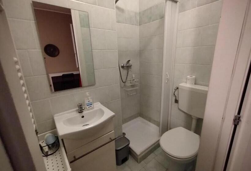 غرفة قياسية, Easyroom Schio