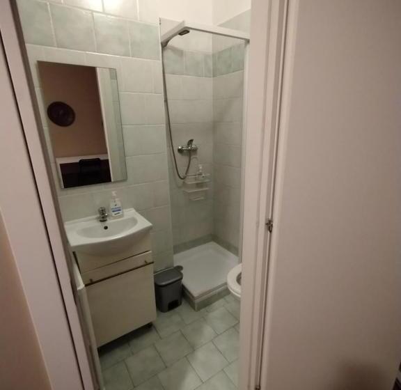 غرفة قياسية, Easyroom Schio