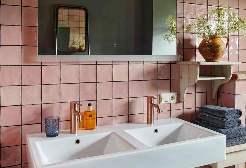 Номер Стандарт Вид на Сад, Gasterie Lieve Hemel