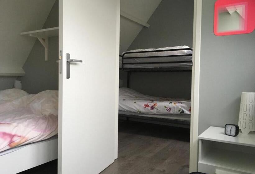 Семейный Номер, T Laaisterplakky